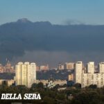 Guerra in Ucraina: raid russo su Bucha, almeno 37 morti e negoziati in stallo