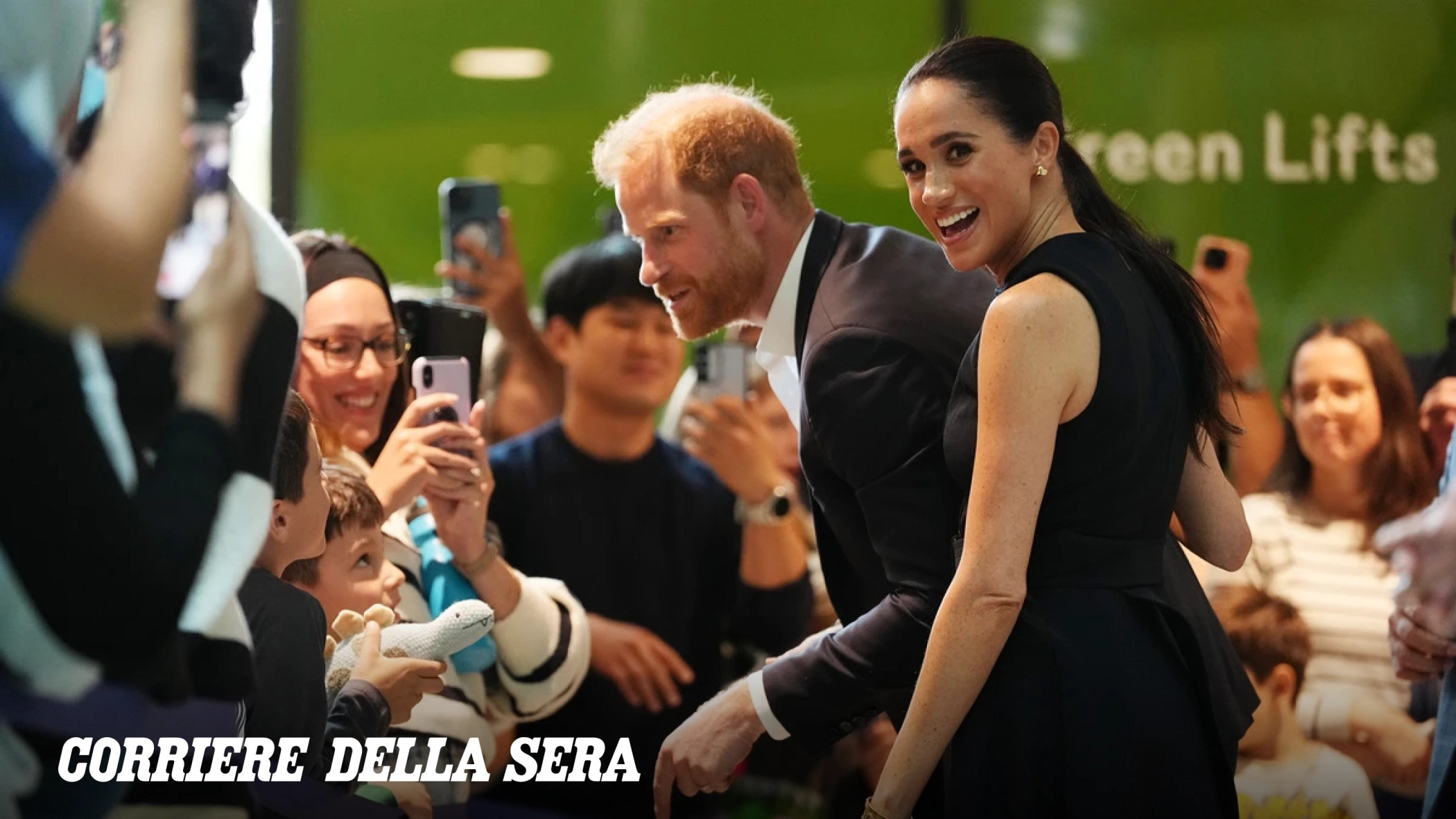 Harry e Meghan tornano in Gran Bretagna: un rientro che scuote la monarchia