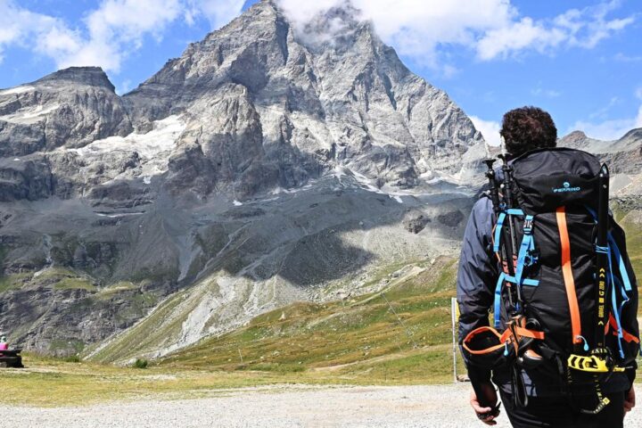 I ghiacciai delle Alpi italiane a rischio: frane e crepacci a causa del caldo estivo