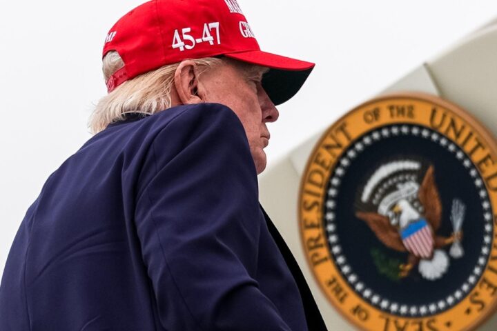 Il 53% degli americani boccia Trump: peggioramento della situazione finanziaria dal 2025