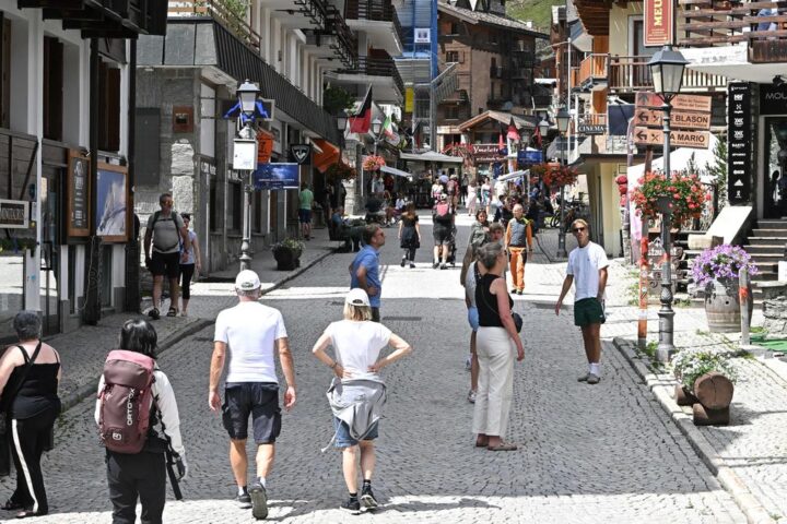 Il caldo estivo porta i turisti in montagna, boom di presenze per il 2026