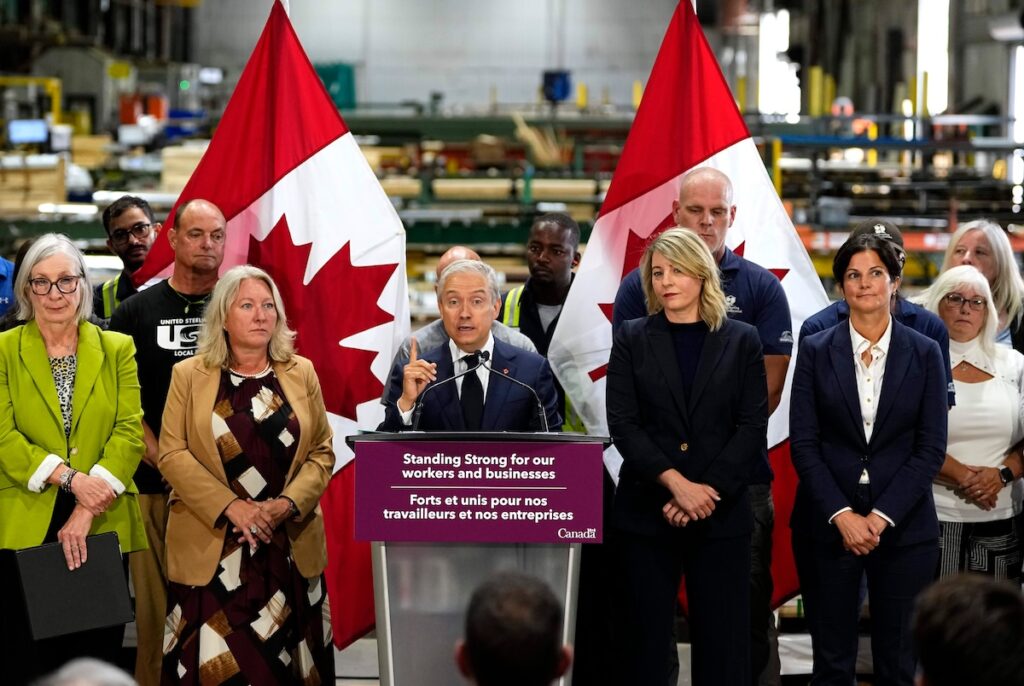 Il Canada impone dazi fino al 50% su beni statunitensi in risposta a quelli di Trump