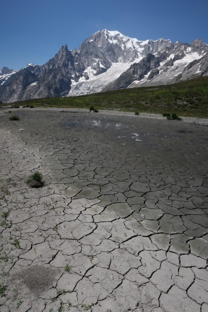 Il Monte Bianco in crisi a causa delle ondate di calore e della destabilizzazione delle rocce
