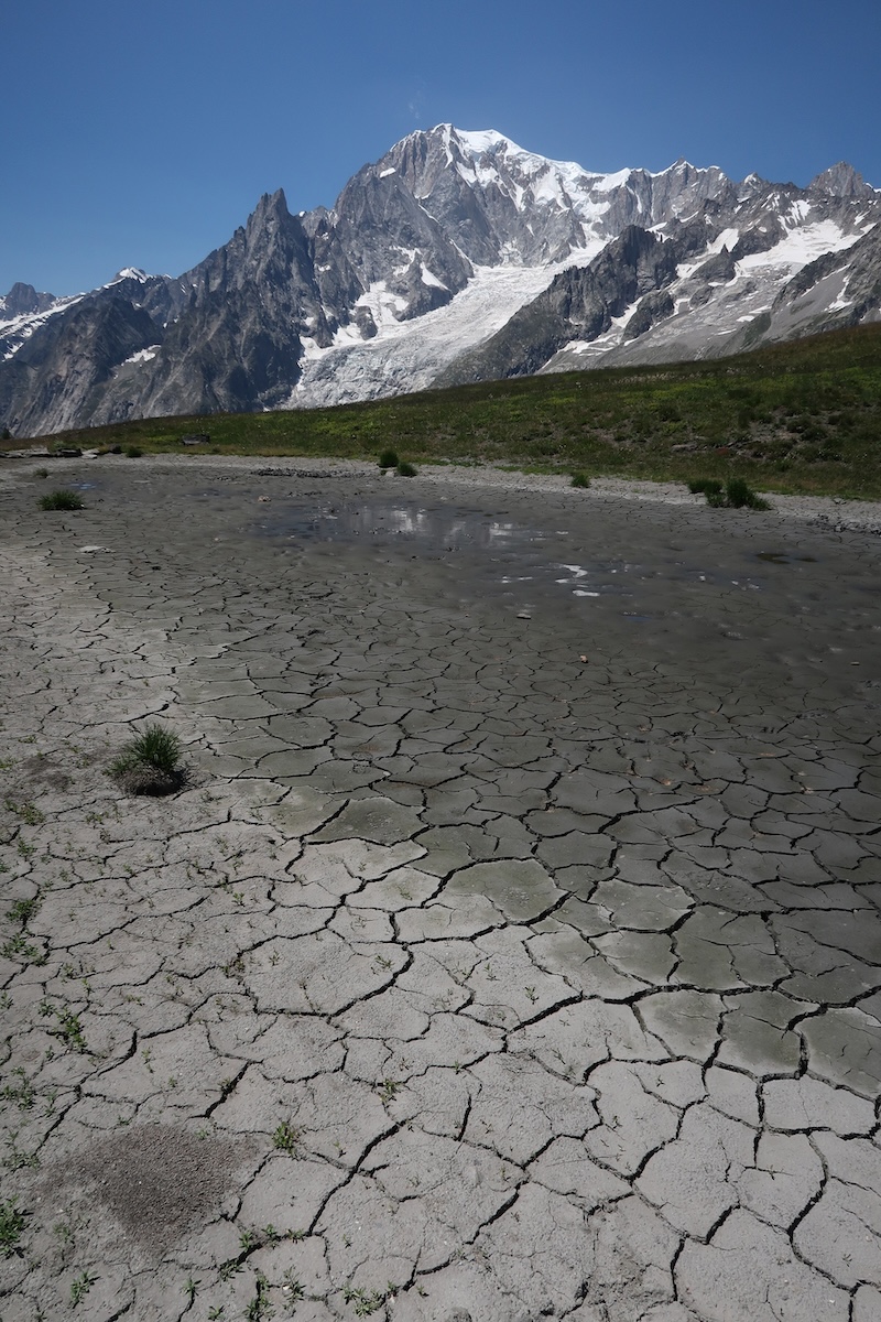Il Monte Bianco in crisi a causa delle ondate di calore e della destabilizzazione delle rocce