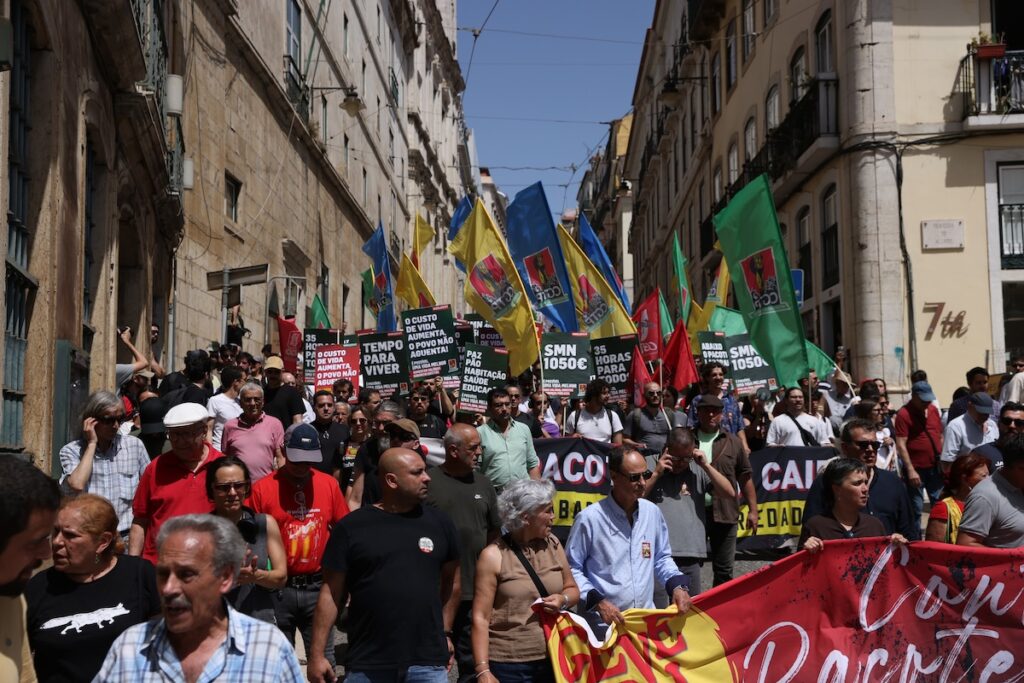 Il primo ministro portoghese attraversa una crisi politica tra scandali e incertezze elettorali