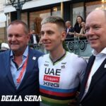 Il principe Alberto inaugura la Vuelta dal rocher di Monaco, oggi presente Pogačar per la cronometro