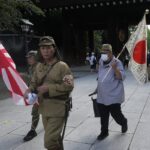 Il santuario di Yasukuni a Tokyo vieta l'ingresso con repliche di uniformi militari