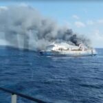 Incendio su traghetto in Indonesia: almeno cinque morti e 41 dispersi dopo il rogo vicino a Madura
