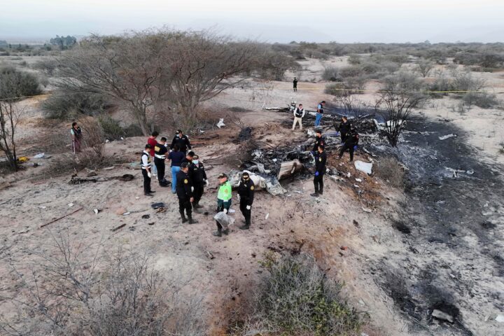 Indagini sull'incidente aereo in Perù: due piloti e 11 passeggeri morti, tra cui sette italiani