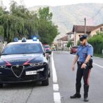 Investitore di ciclisti si scusa dopo incidente a Lanzo Torinese, emergono dati allarmanti su aggressioni stradali