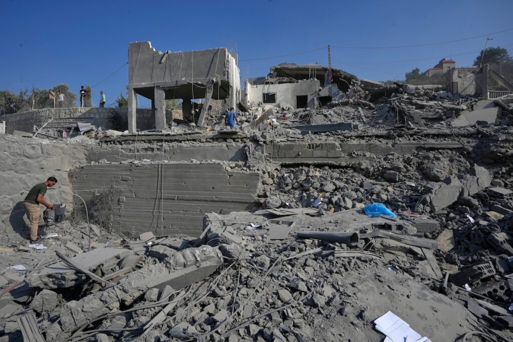 Israele intensifica attacchi nel sud del Libano: almeno sette morti e tre feriti