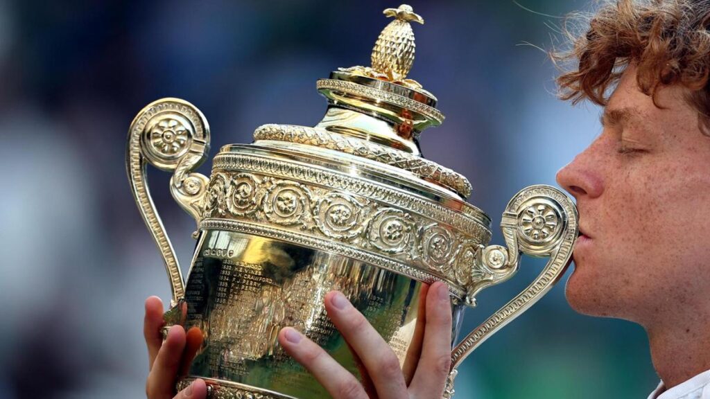 Jannik Sinner compie 25 anni: la Federtennis scrive una lettera d'affetto per il campione italiano