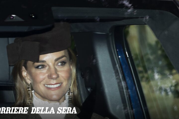 Kate e la famiglia reale in pubblico a Balmoral dopo il rientro di Harry e Meghan