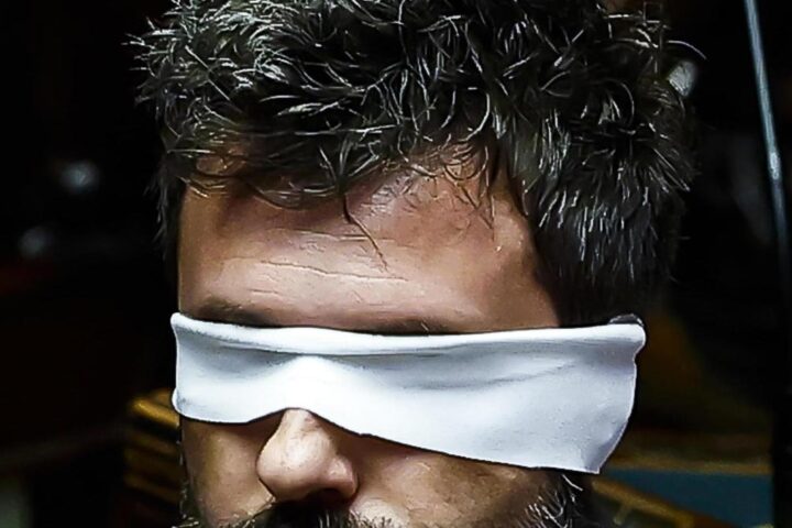 La Camera respinge l'uso delle chat: caos in Aula e proteste da Avs