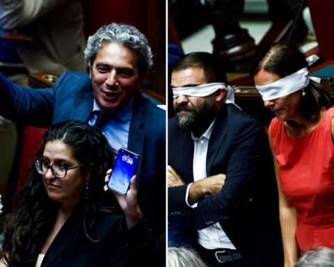 La Camera respinge l’uso delle chat tra Delmastro e Caroccia, proteste in aula