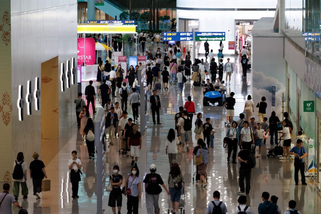 La guerra in Medio Oriente ha spostato il traffico aereo verso gli aeroporti asiatici