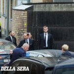 La Norvegia saluta re Harald V, il principe Haakon VIII assume il trono