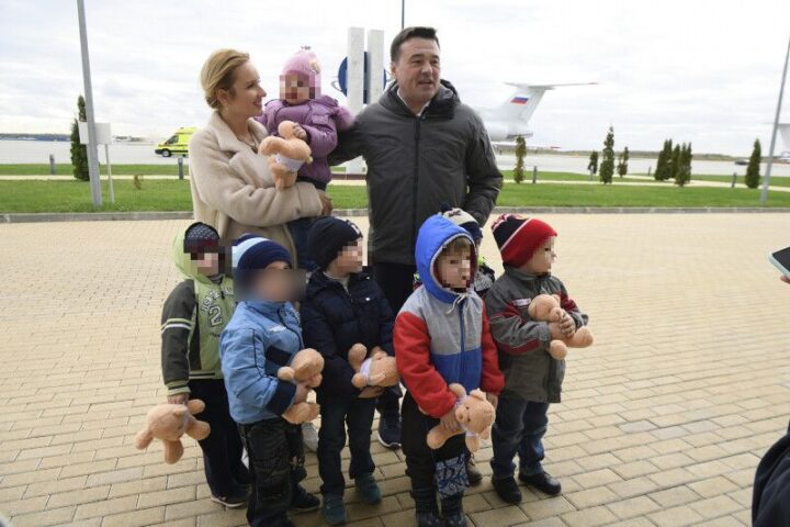 La Procura di Kiev presenta prove di rapimenti di bambini ucraini portati in Russia