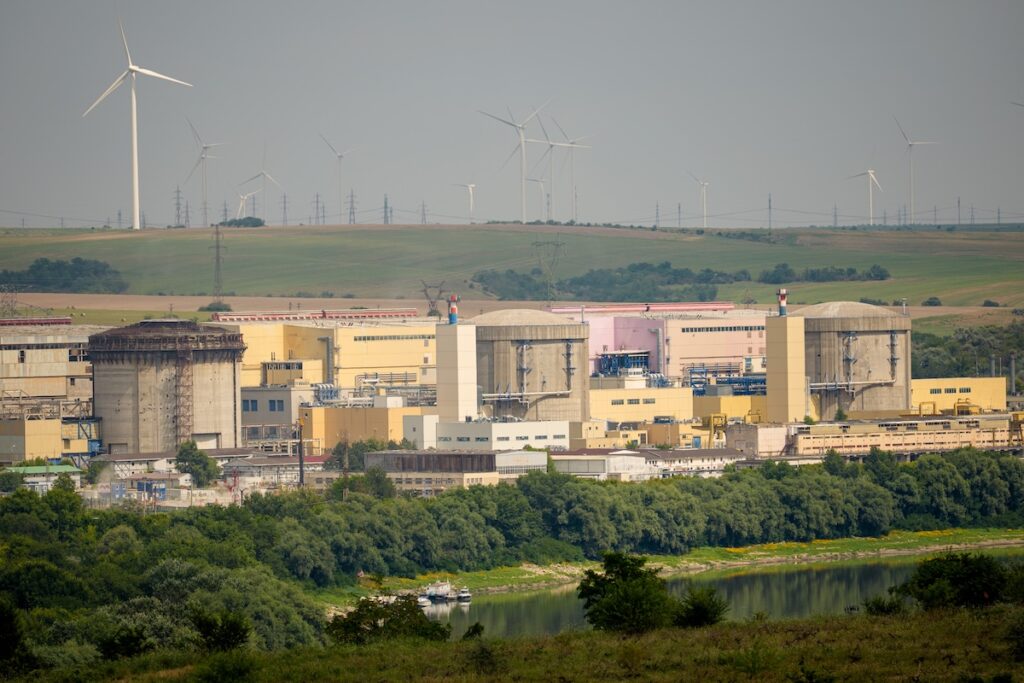 La Romania spegne il suo unico reattore nucleare attivo a causa della crisi idrica nel Danubio