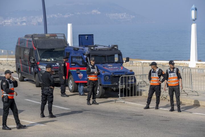 La Spagna intensifica i controlli a Ceuta in previsione di una possibile crisi migratoria