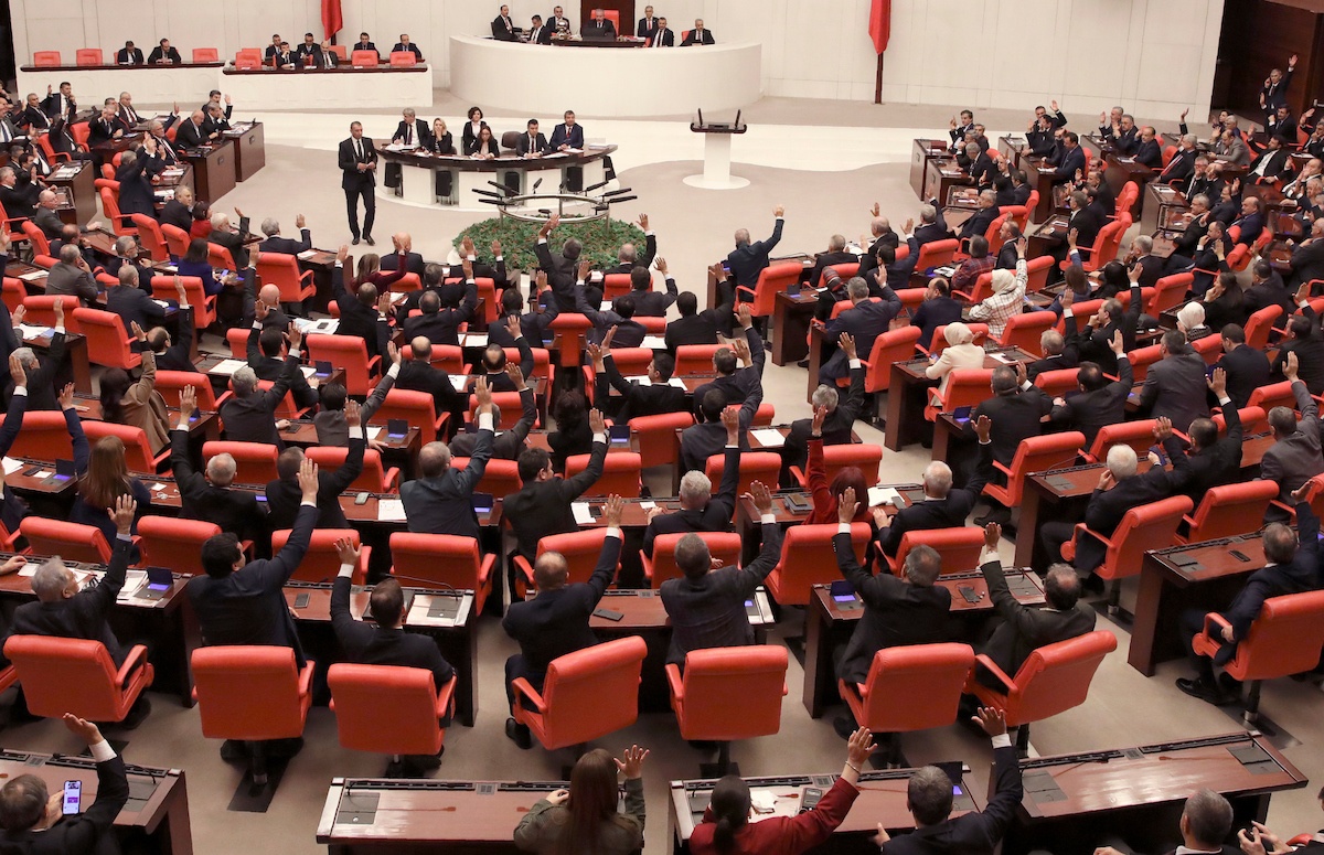 La Turchia approva legge per la riabilitazione di membri del PKK nel processo di pace