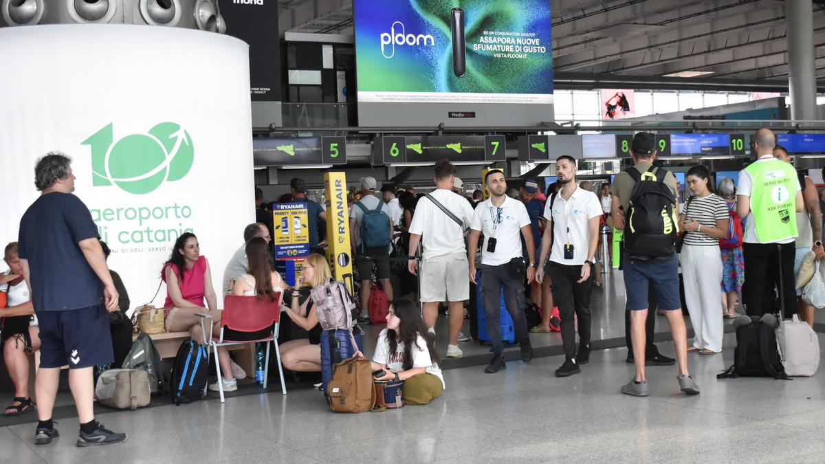 L'aeroporto di Catania rimane chiuso, possibili ritardi fino al 17 agosto