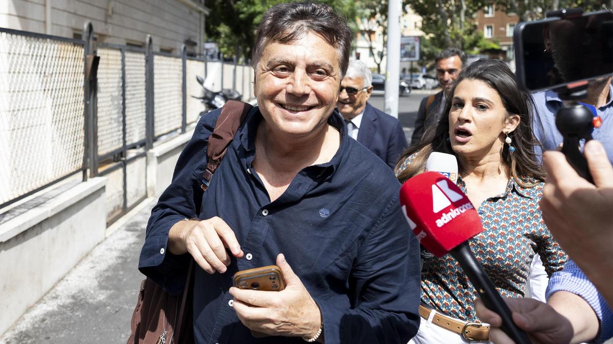 Lavitola ammette di essere il mandante dell'attentato a Ranucci durante l'interrogatorio