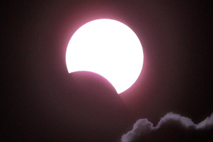 L'eclissi solare del 12 agosto 2026: visibilità parziale in Italia, massima oscuramento al Nord