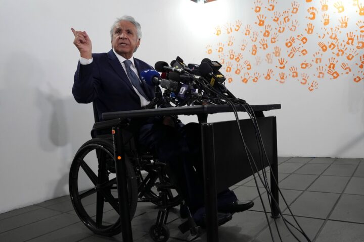 Lenín Moreno, ex presidente ecuadoriano, condannato a 5 anni per corruzione
