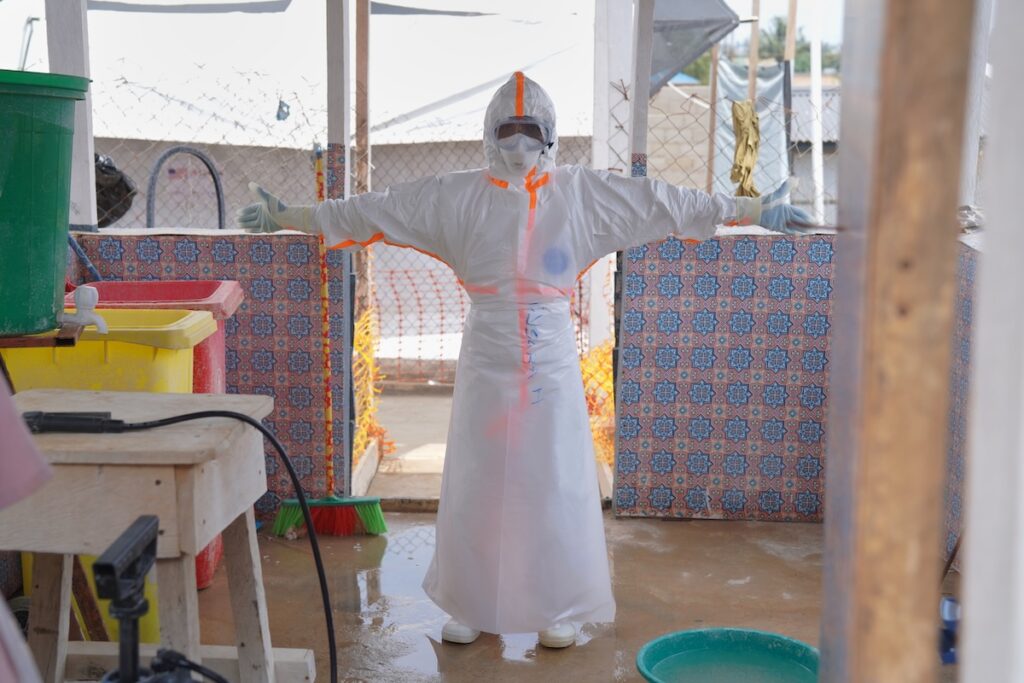 L'epidemia di ebola nella Repubblica Democratica del Congo supera i 2.325 morti, record storico