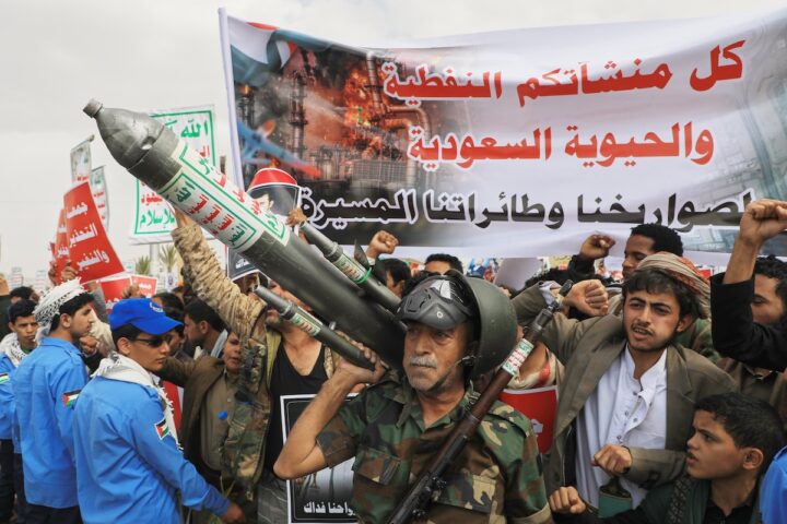 Lo Yemen accusa gli Houthi di attacco a nave nello stretto di Bab el Mandeb, quattro morti
