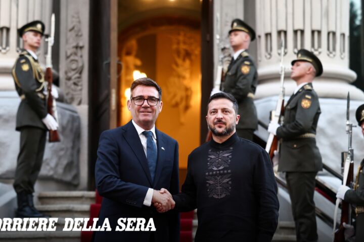 Londra conferma il suo sostegno indiscusso all'Ucraina nonostante i cambi di governo