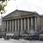 Macron firma la legge sul suicidio assistito in Francia, attesa attuazione da parte del governo