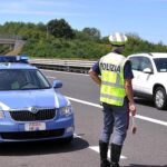 Madre e nonna coinvolte in un rapimento di neonata a Caserta, fermate in autostrada verso Romania