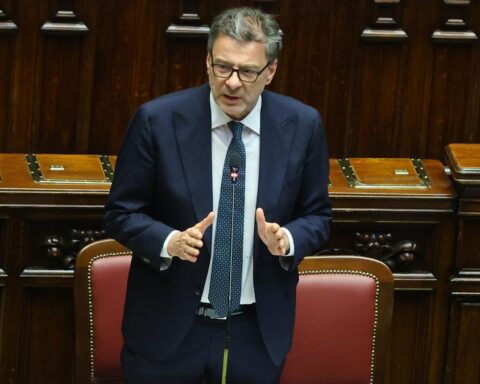 Manovra 2027: il governo italiano studia un nuovo taglio dell’Irpef per il ceto medio