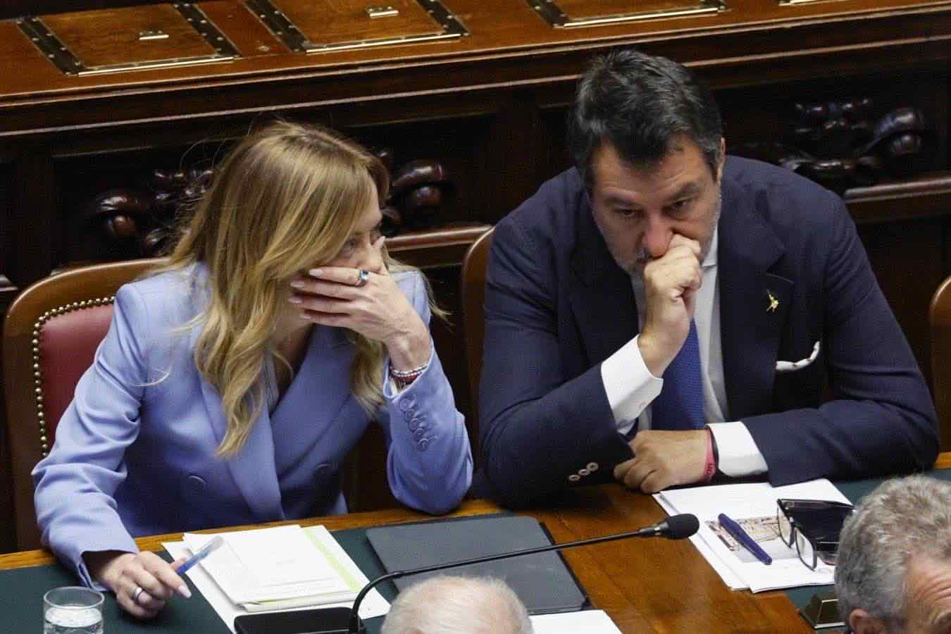 Meloni e Salvini in disaccordo sulle elezioni: la premier spinge per la primavera, il leghista chiede stabilità fino al 2027
