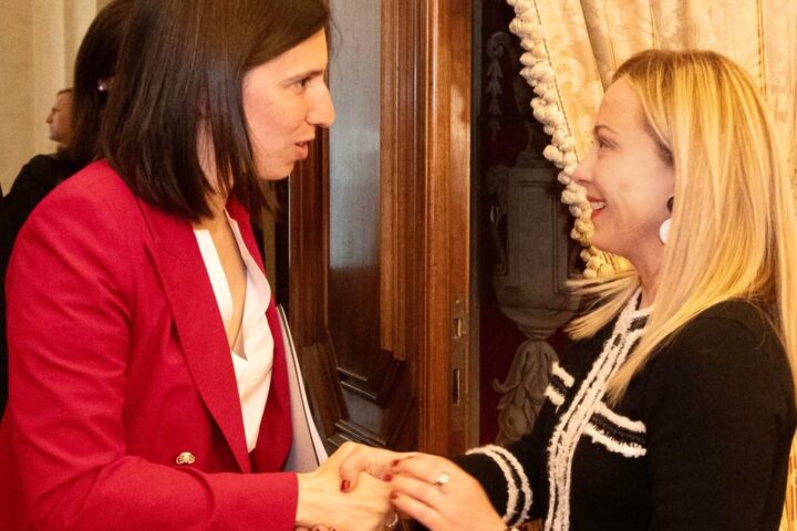 Meloni e Schlein unite contro il frazionamento di Montepaschi durante la scalata di Intesa