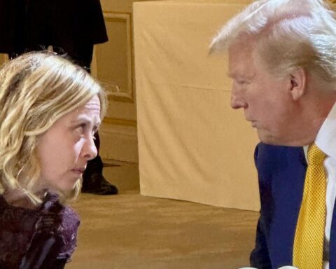 Meloni rivela di non avere contatti con Trump da settimane, futuro incerto per un incontro