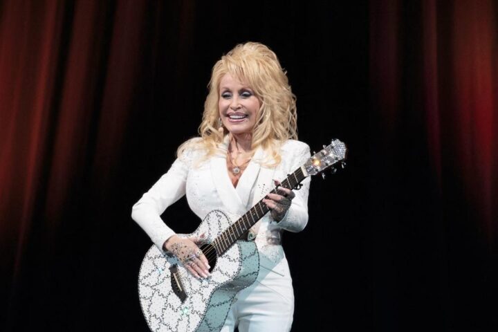Morta Dolly Parton, icona della musica country americana a 80 anni a Nashville