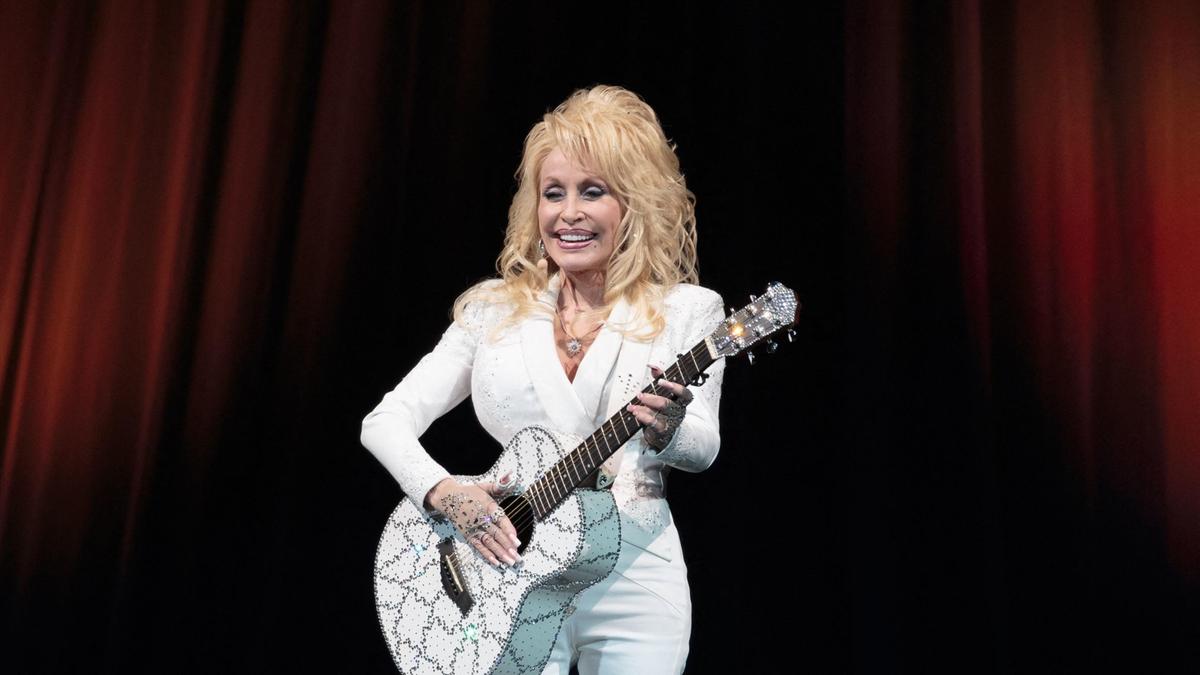 Morta Dolly Parton, icona della musica country americana a 80 anni a Nashville