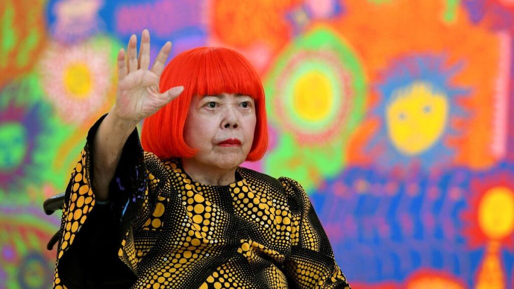 Morta Yayoi Kusama, icona dell'arte contemporanea giapponese, aveva 97 anni