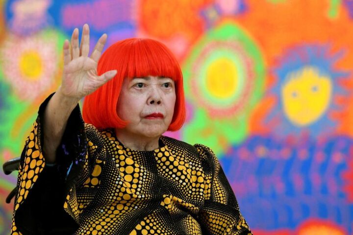 Morta Yayoi Kusama, icona dell'arte contemporanea giapponese, aveva 97 anni