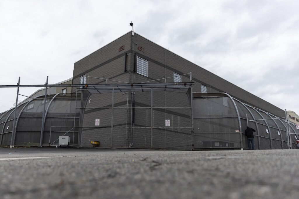 Muore un migrante salvadoreño in un centro di detenzione dell’ICE nel New Jersey