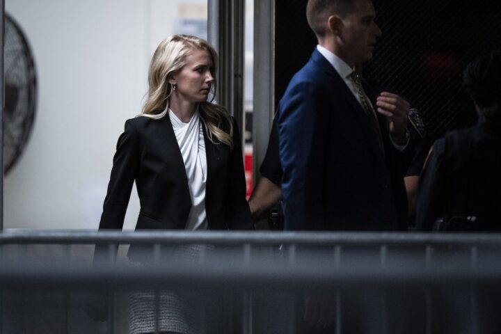 Natalie Harp, l'assistente di Trump, diventa una figura influente nella sua amministrazione