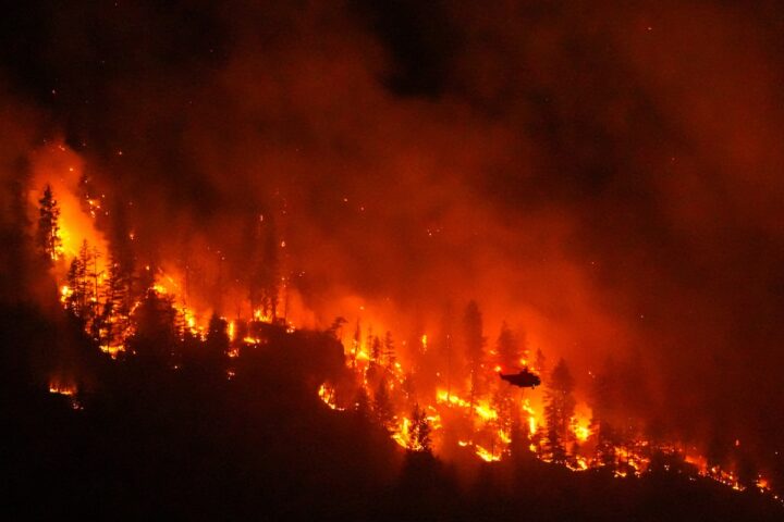 Oltre 20mila evacuati nella British Columbia a causa di un incendio devastante