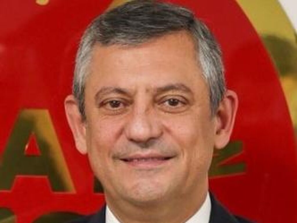 Özgür Özel annuncia la nascita del Nuovo Partito in Turchia per un cambiamento democratico