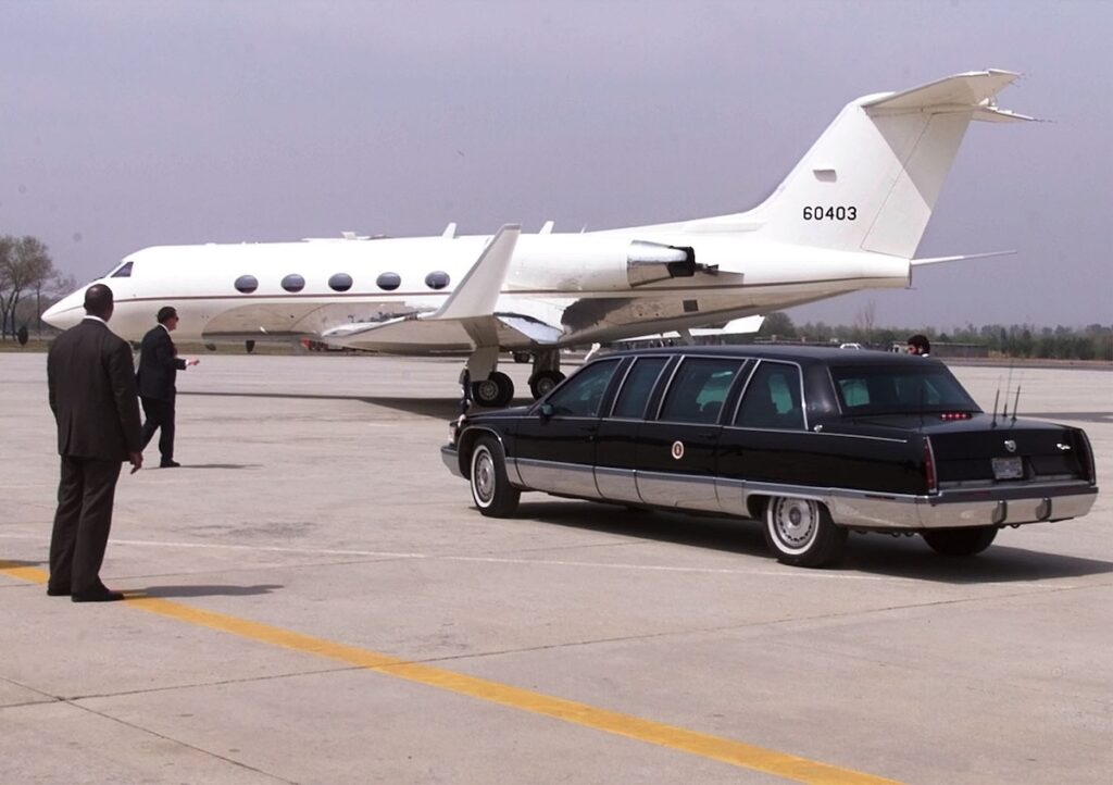 Perché solo Trump è stato fatto scendere dall’Air Force One, nonostante la minaccia iraniana?