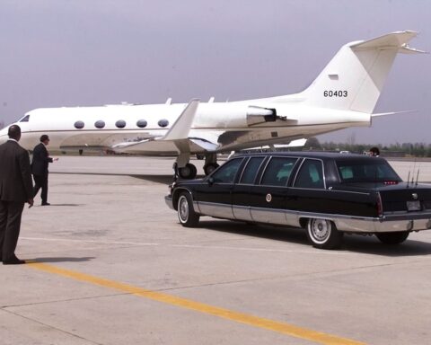 Perché solo Trump è stato fatto scendere dall’Air Force One, nonostante la minaccia iraniana?