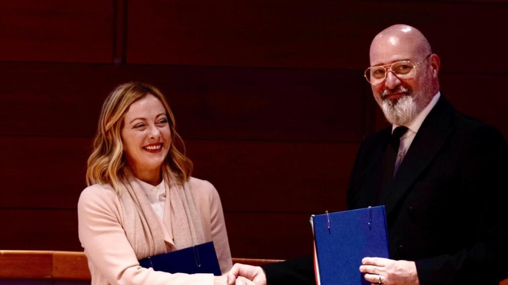 Polemica su Bonaccini, De Luna: “La sinistra si è chiusa nelle Ztl e non comunica”