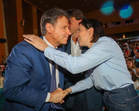 Primarie in discussione: il futuro di Schlein e il timore di divisioni nel centrosinistra